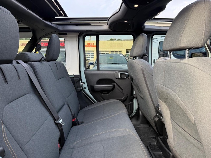 Jeep Wrangler 4xe Vehicle Image 10