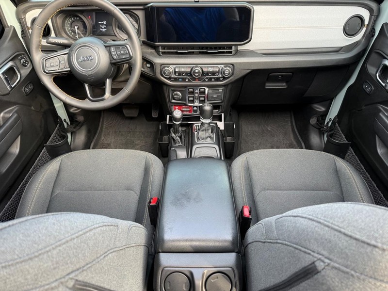 Jeep Wrangler 4xe Vehicle Image 11