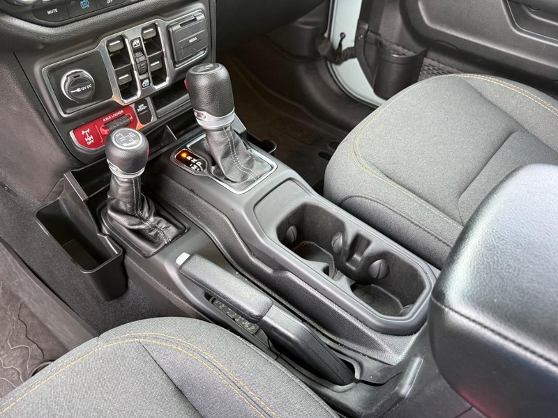 Jeep Wrangler 4xe Vehicle Image 21