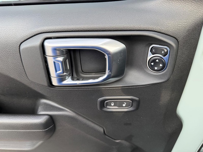 Jeep Wrangler 4xe Vehicle Image 26