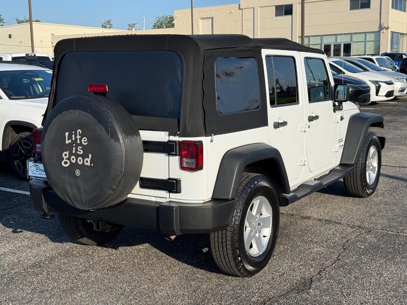 Jeep Wrangler JK Unlimited Vehicle Image 03
