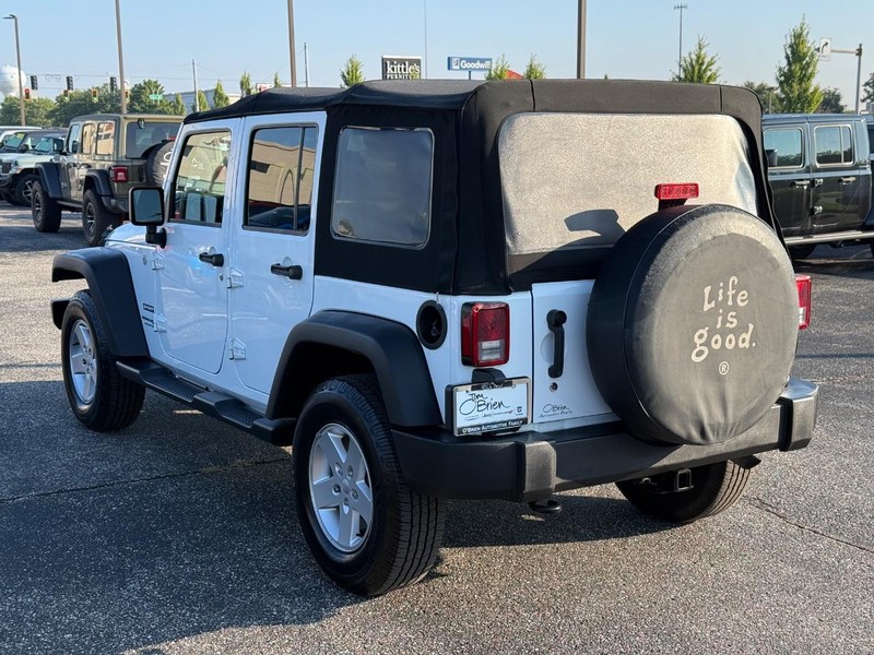 Jeep Wrangler JK Unlimited Vehicle Image 05