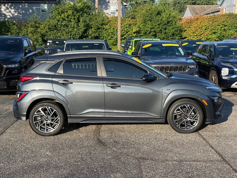 Hyundai Kona Vehicle Image 02