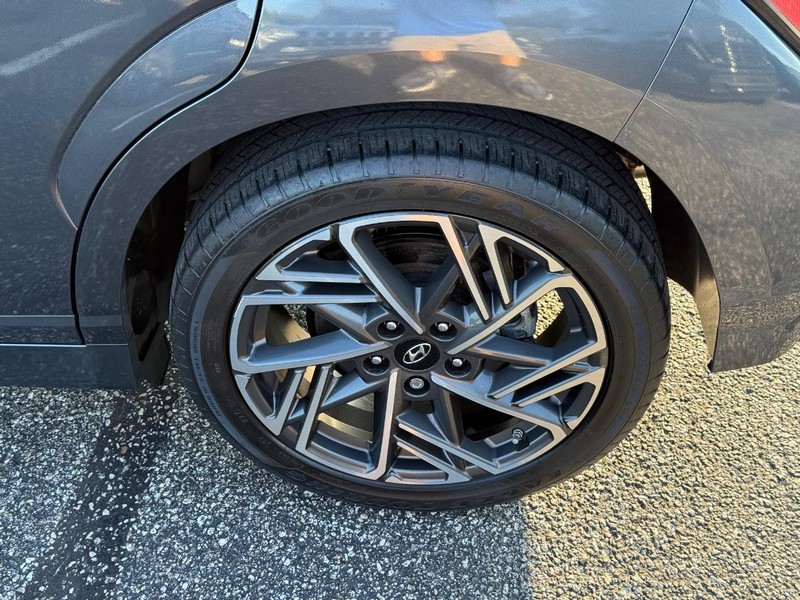 Hyundai Kona Vehicle Image 06