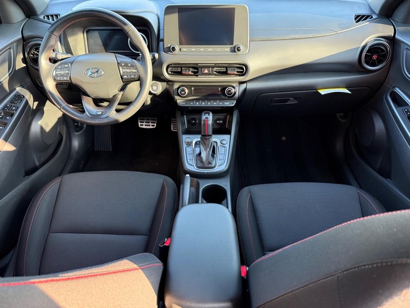Hyundai Kona Vehicle Image 11