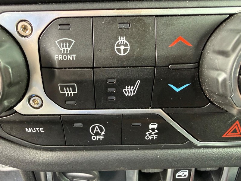 Jeep Wrangler Vehicle Image 16