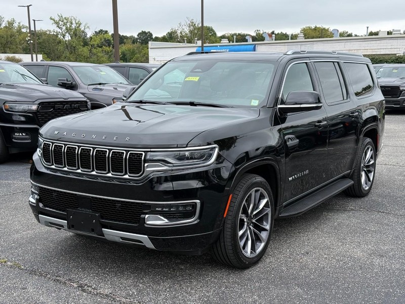 Jeep Wagoneer L Vehicle Image 09