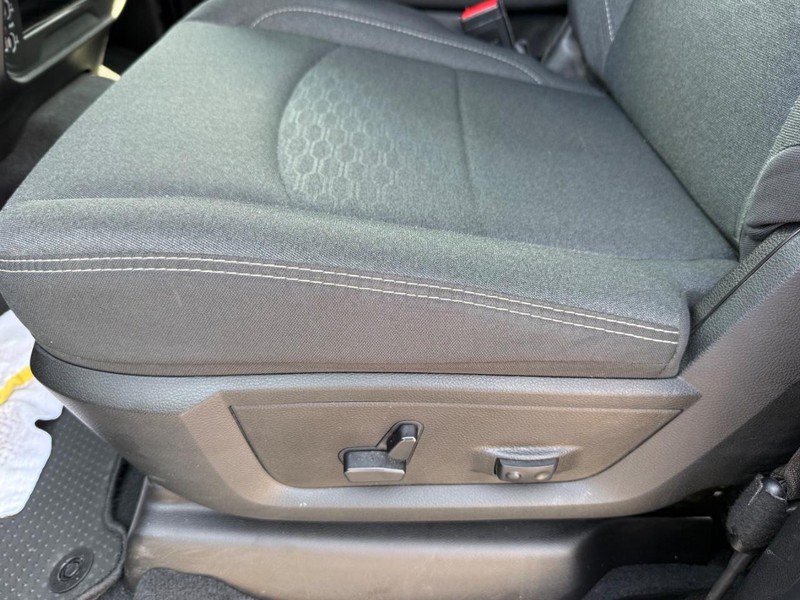 Ram 2500 Vehicle Image 24