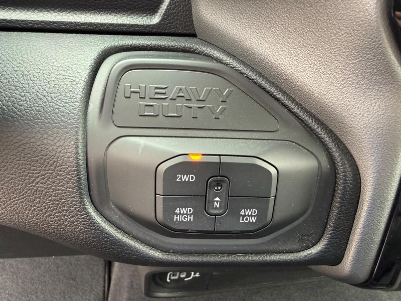 Ram 2500 Vehicle Image 16