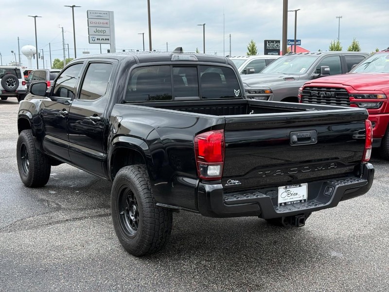 Toyota Tacoma 4WD Vehicle Image 05