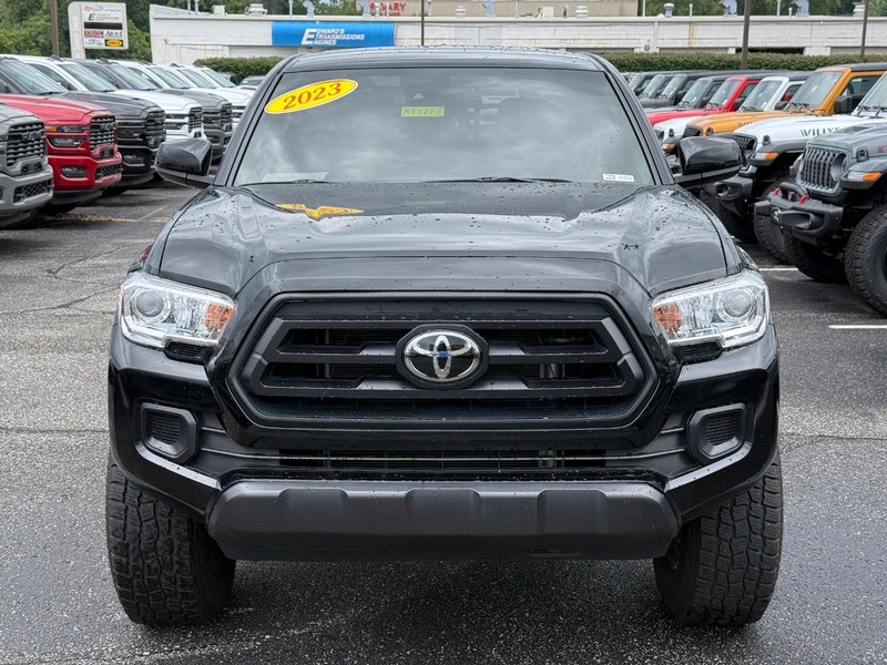 Toyota Tacoma 4WD Vehicle Image 09