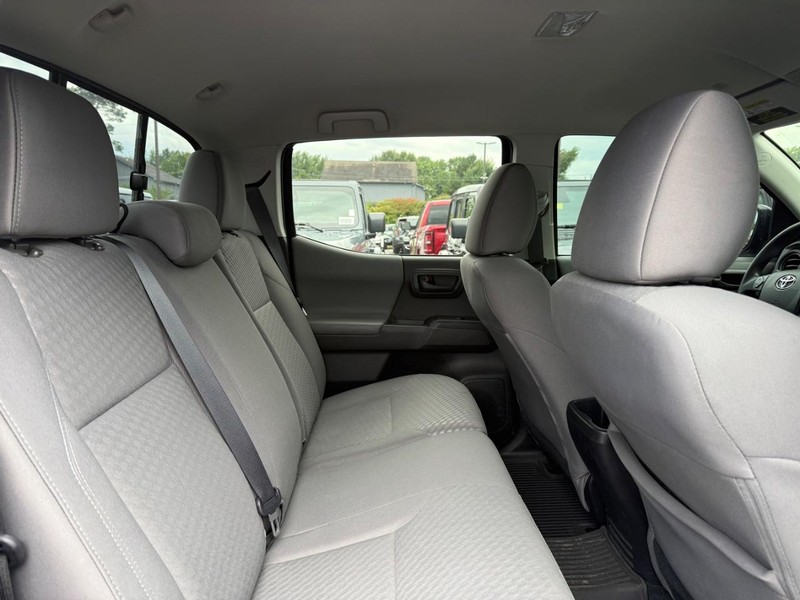 Toyota Tacoma 4WD Vehicle Image 10