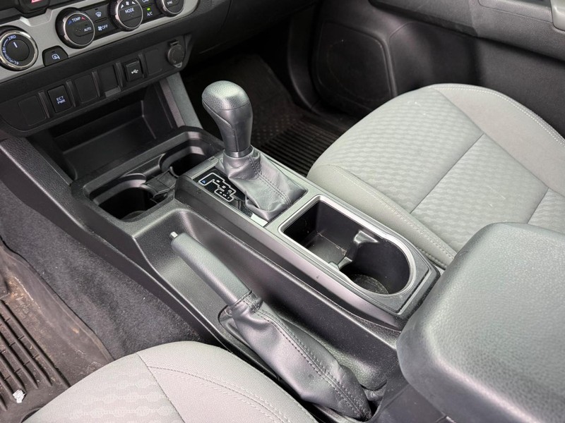 Toyota Tacoma 4WD Vehicle Image 17