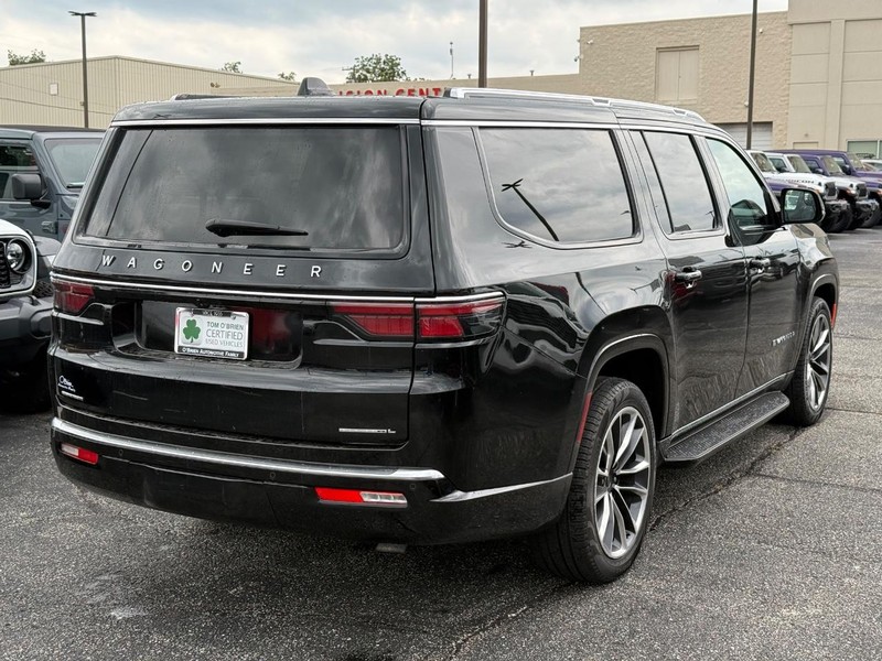 Jeep Wagoneer L Vehicle Image 03