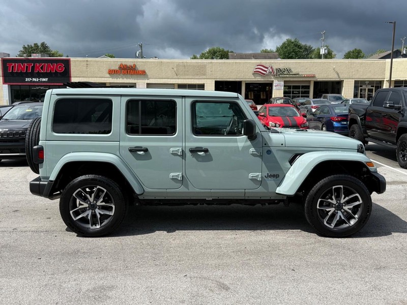 Jeep Wrangler 4xe Vehicle Image 02