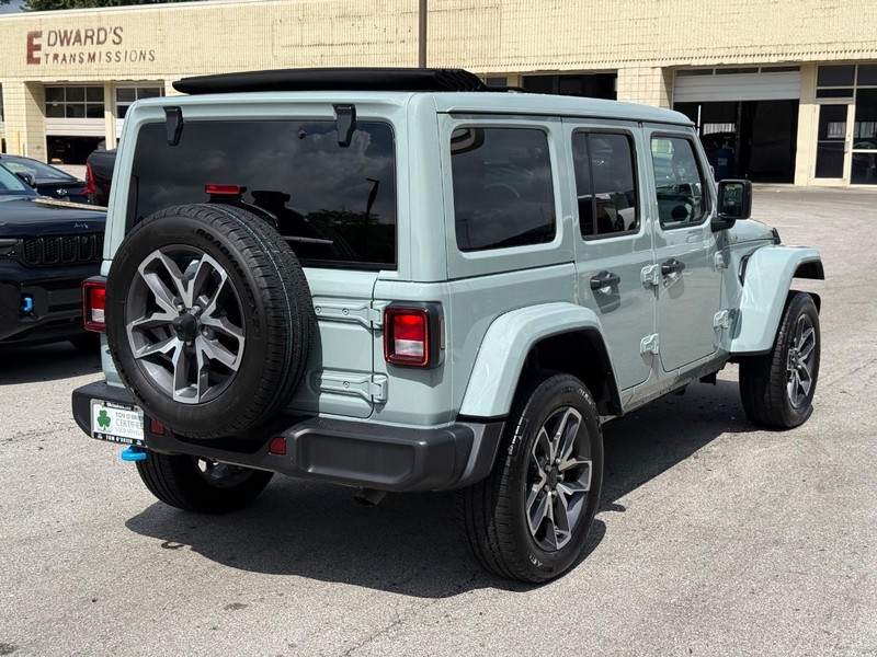 Jeep Wrangler 4xe Vehicle Image 03