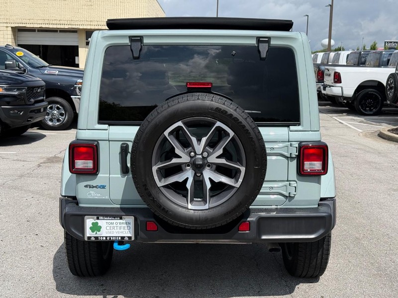 Jeep Wrangler 4xe Vehicle Image 04