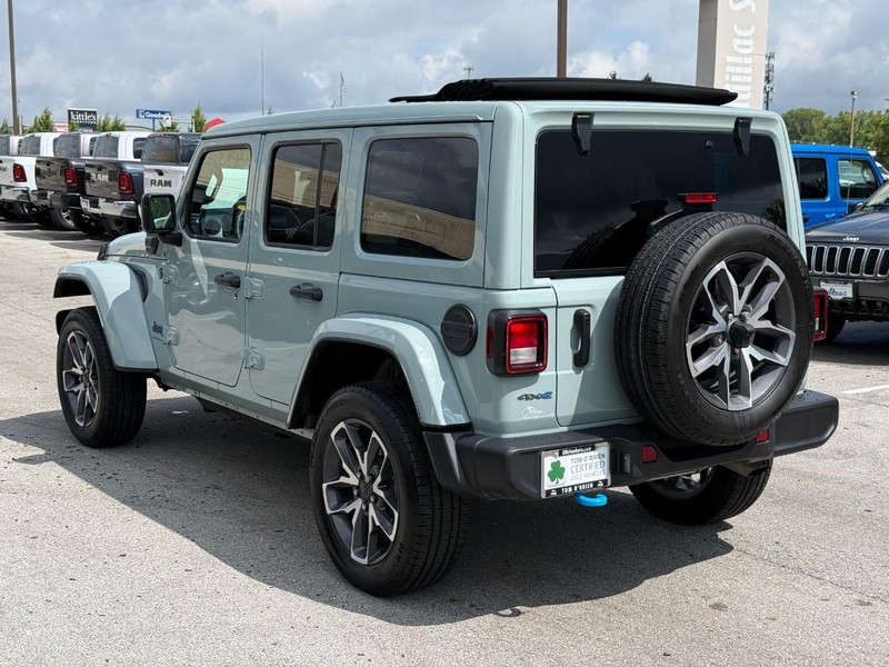 Jeep Wrangler 4xe Vehicle Image 05