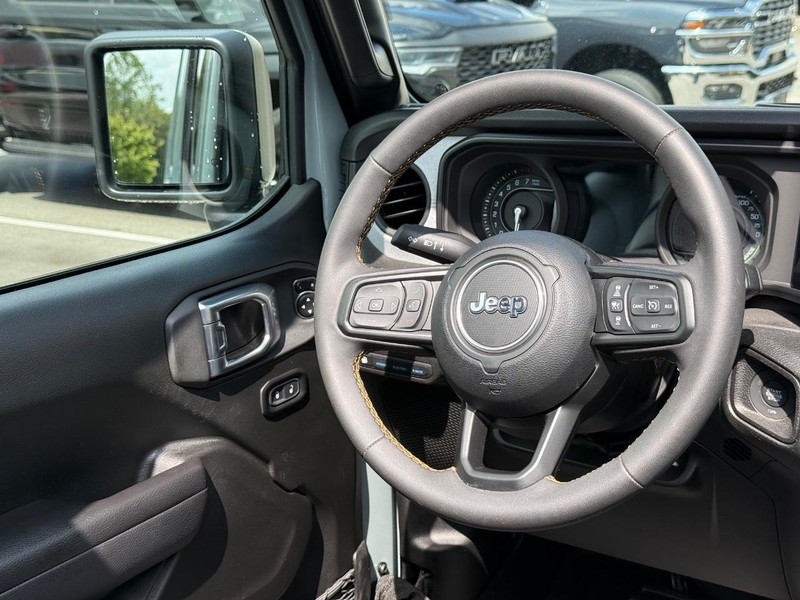 Jeep Wrangler 4xe Vehicle Image 12