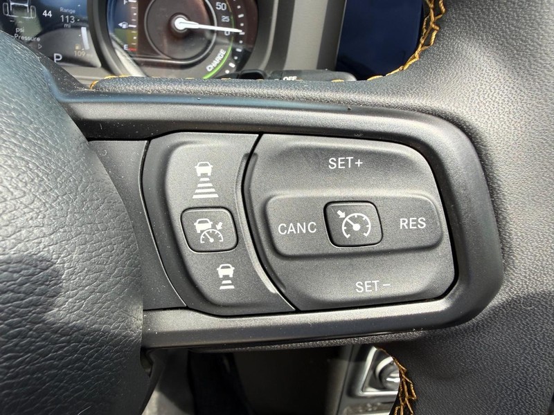 Jeep Wrangler 4xe Vehicle Image 15