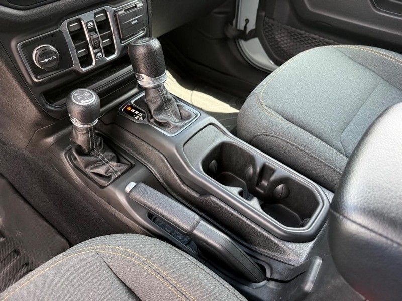 Jeep Wrangler 4xe Vehicle Image 21