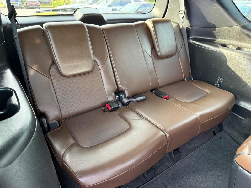 Nissan Armada Vehicle Image 12