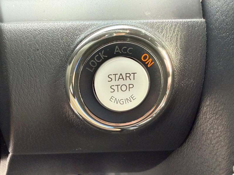Nissan Armada Vehicle Image 18