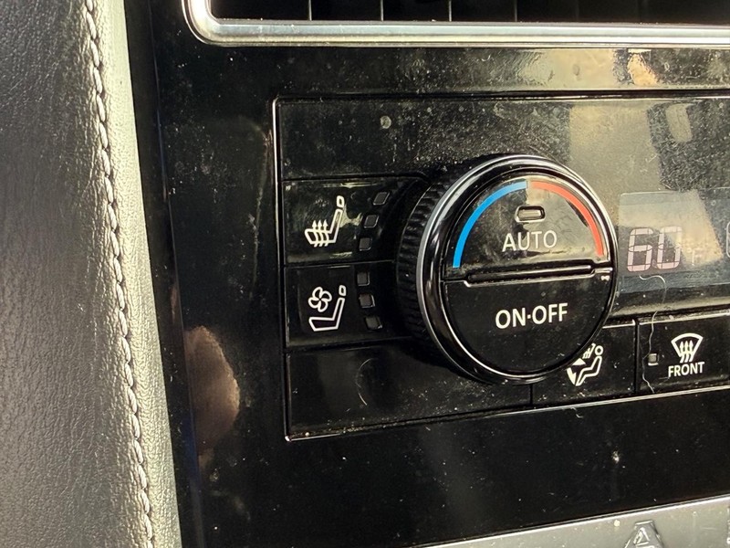 Nissan Armada Vehicle Image 19
