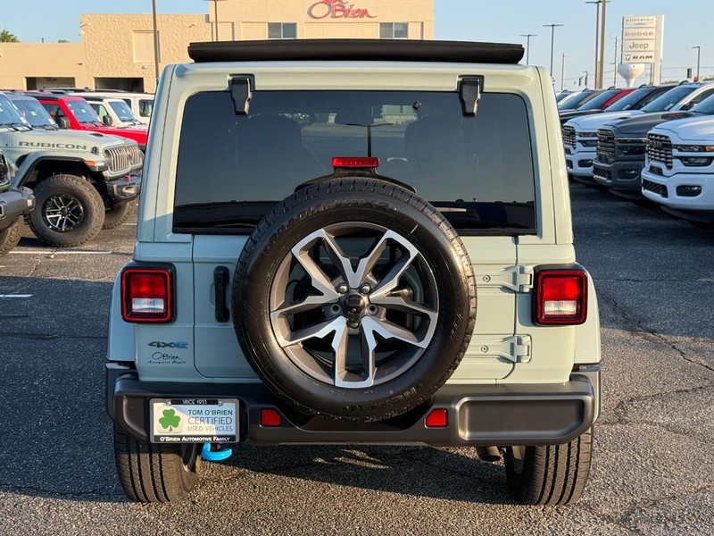 Jeep Wrangler 4xe Vehicle Image 04