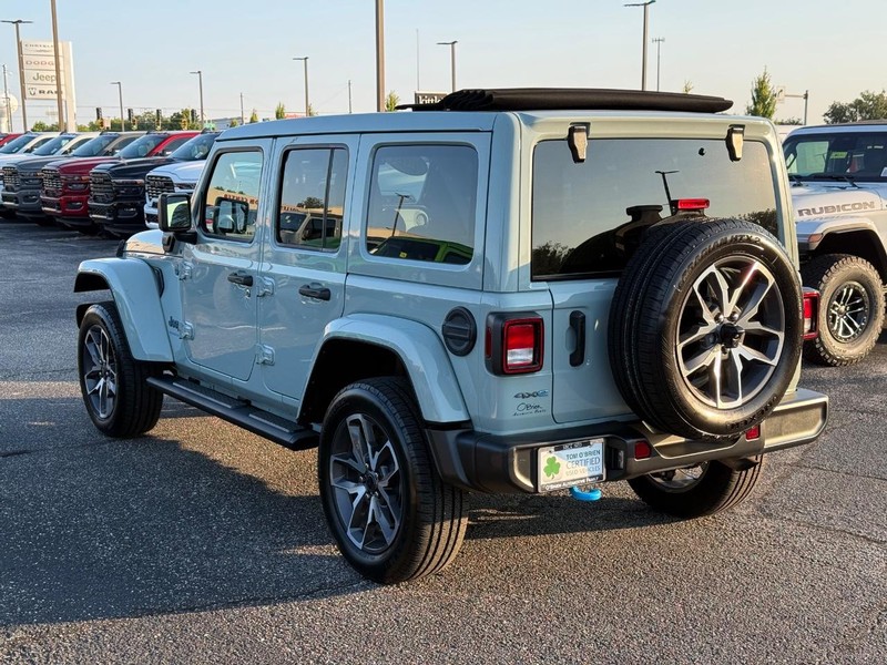 Jeep Wrangler 4xe Vehicle Image 05