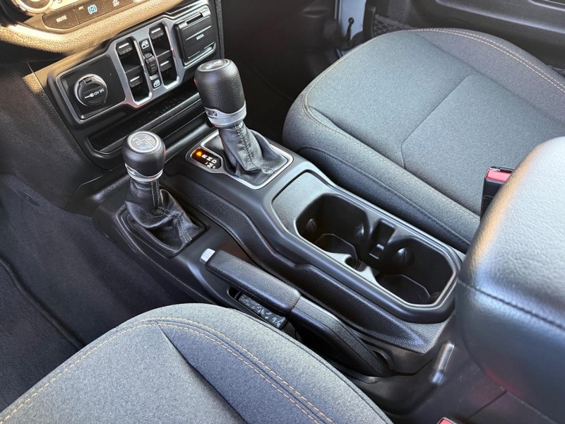 Jeep Wrangler 4xe Vehicle Image 21