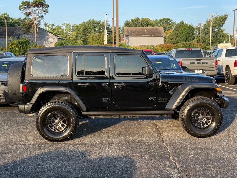 Jeep Wrangler Vehicle Image 02
