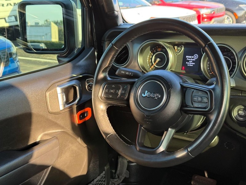 Jeep Wrangler Vehicle Image 12