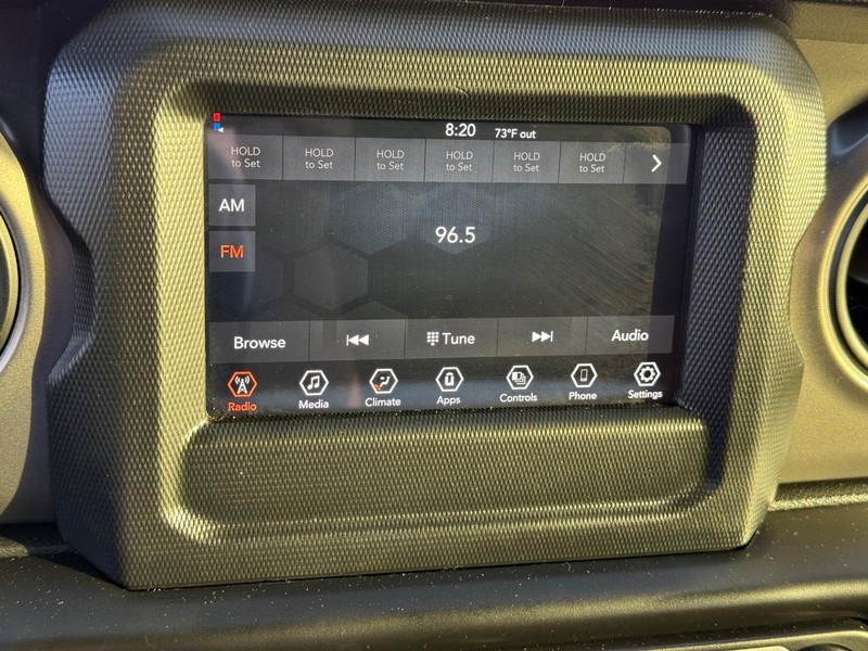 Jeep Wrangler Vehicle Image 16