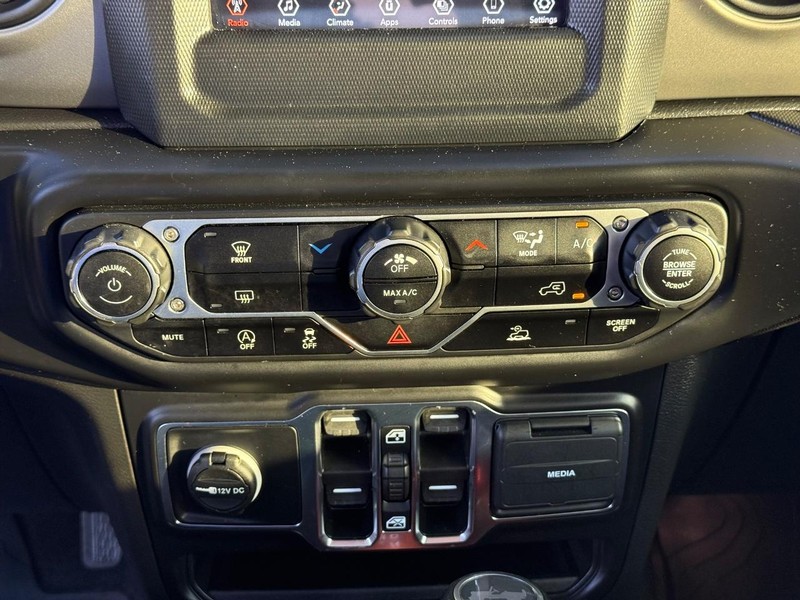 Jeep Wrangler Vehicle Image 18