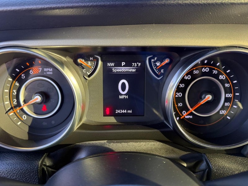 Jeep Wrangler Vehicle Image 21