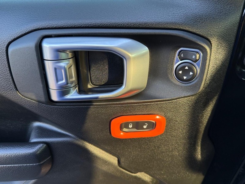 Jeep Wrangler Vehicle Image 23