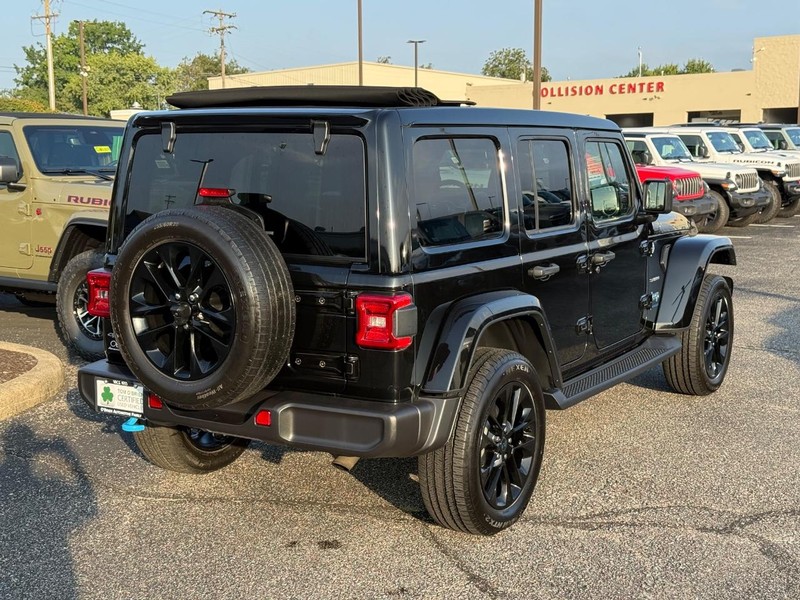 Jeep Wrangler 4xe Vehicle Image 03