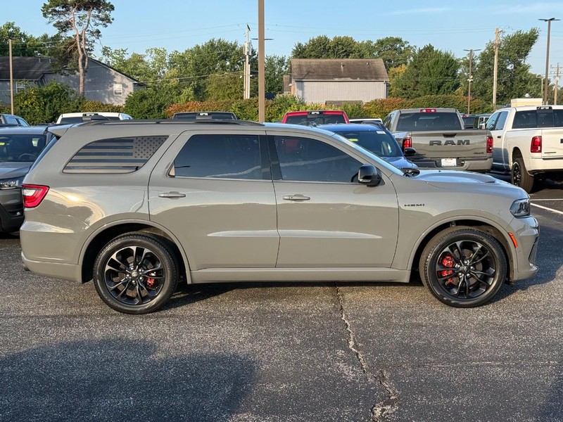 Dodge Durango Vehicle Full-screen Gallery Image 02