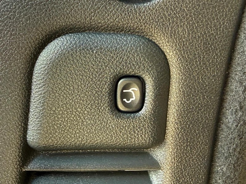 Dodge Durango Vehicle Full-screen Gallery Image 08