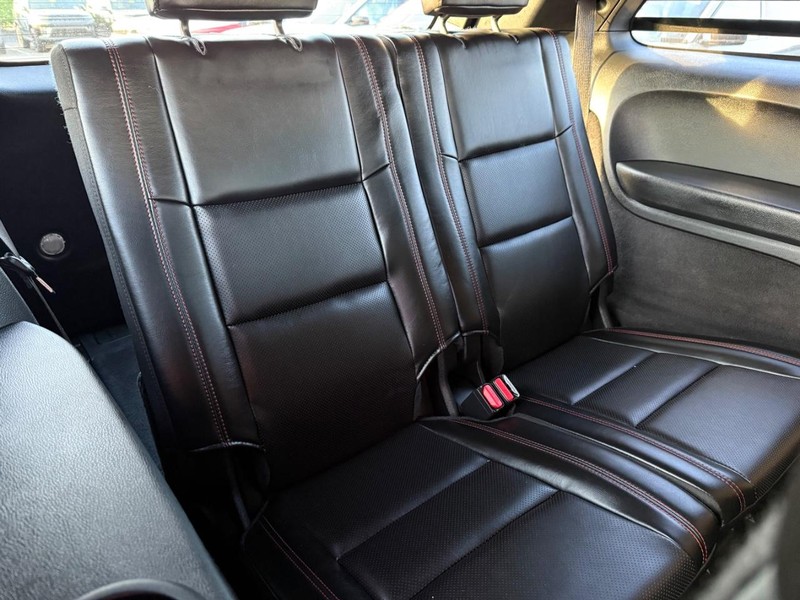 Dodge Durango Vehicle Full-screen Gallery Image 12