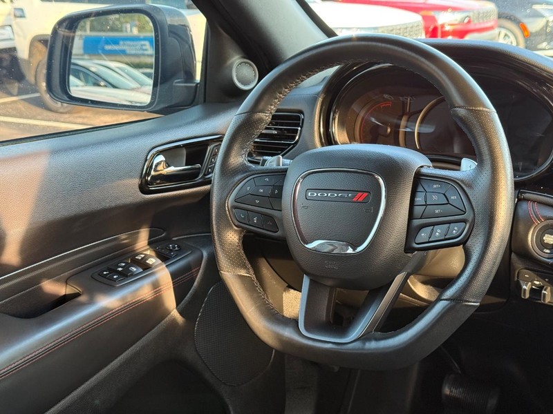 Dodge Durango Vehicle Full-screen Gallery Image 15