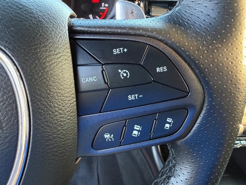 Dodge Durango Vehicle Full-screen Gallery Image 17