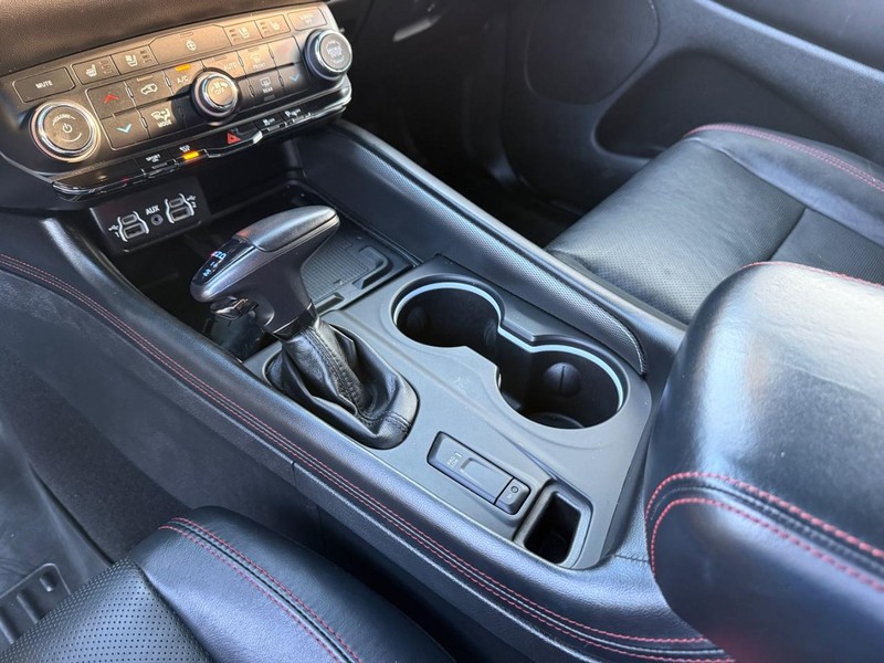 Dodge Durango Vehicle Full-screen Gallery Image 23