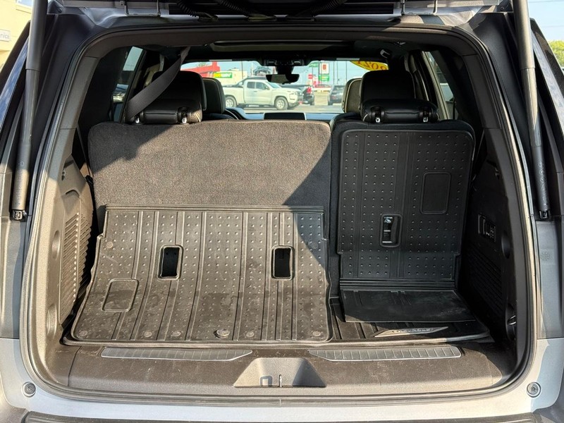 Chevrolet Tahoe Vehicle Image 05