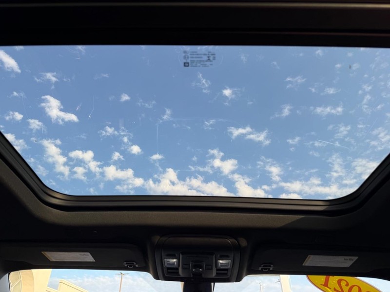 Chevrolet Tahoe Vehicle Image 13