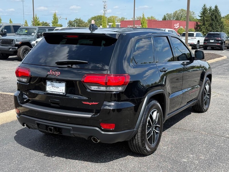 Jeep Grand Cherokee Vehicle Image 03