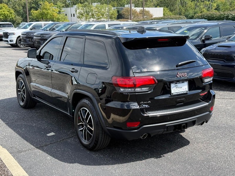 Jeep Grand Cherokee Vehicle Image 05
