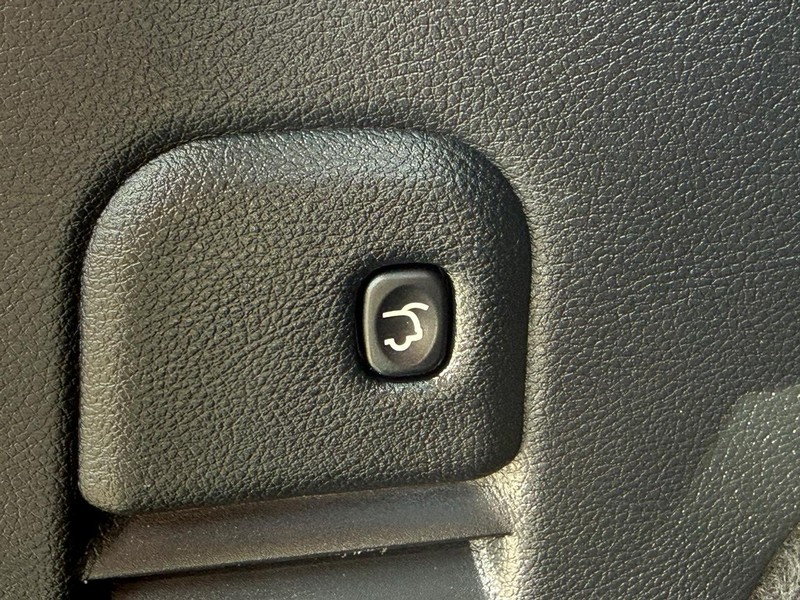 Jeep Grand Cherokee Vehicle Image 08