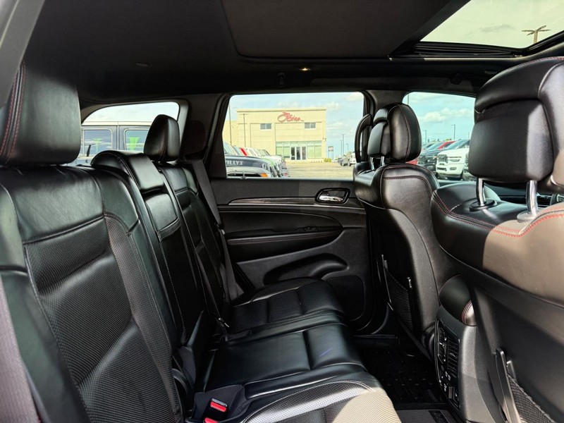 Jeep Grand Cherokee Vehicle Image 11